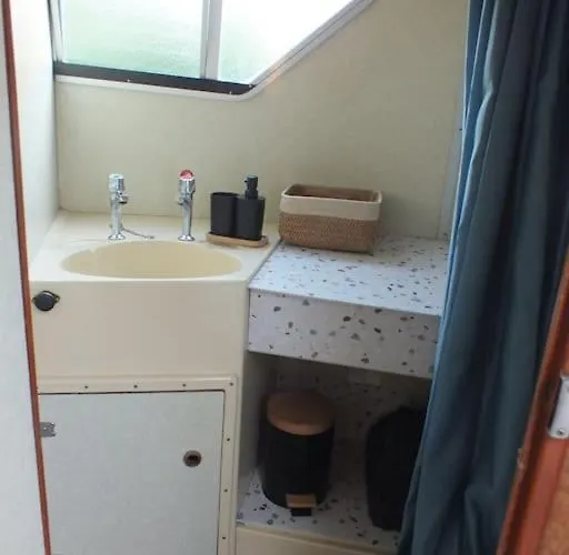 Nuits Insolites Sur Un Bateau Botel